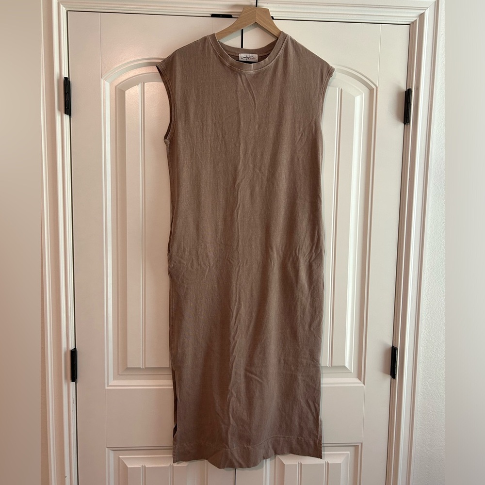 Carly Jean Los Angeles sleeveless dress